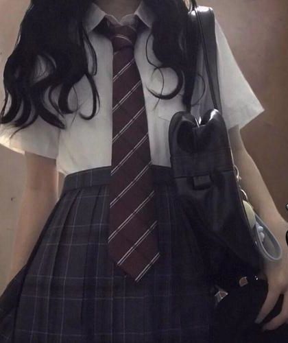 《春江花月夜公媳,白莲儿媳勾引温和公公》作者:时分_1