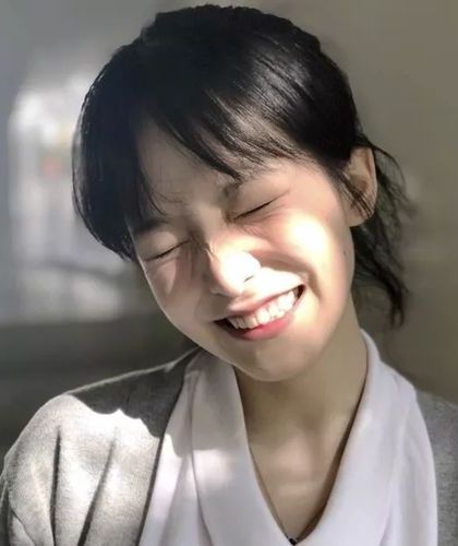 《万人嫌修为尽失后》作者：冷漠的电工电子